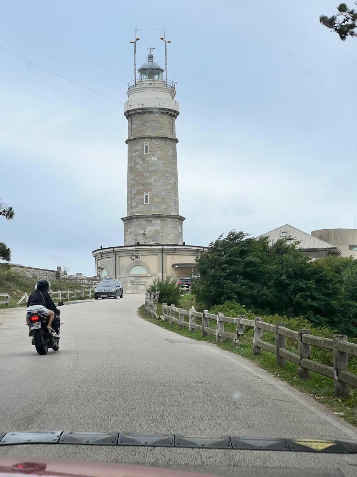 El Pisuco De Lu Entre Puertochico Y El Sardinero Appartement Santander Buitenkant foto